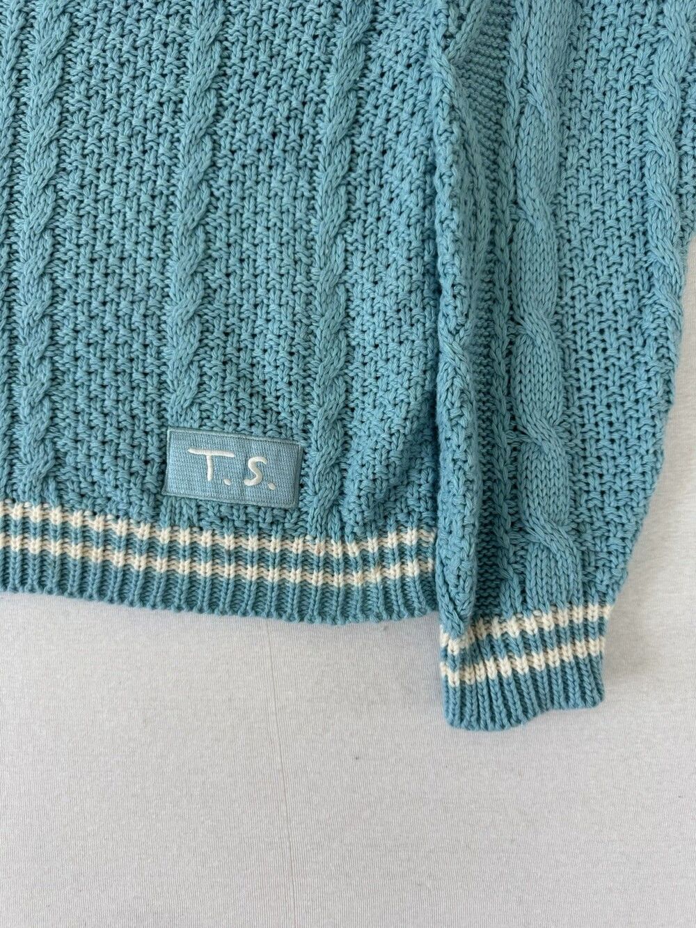 Taylor Swift 1989 Cardigan MD/LG Blue - Picture 4 of 6